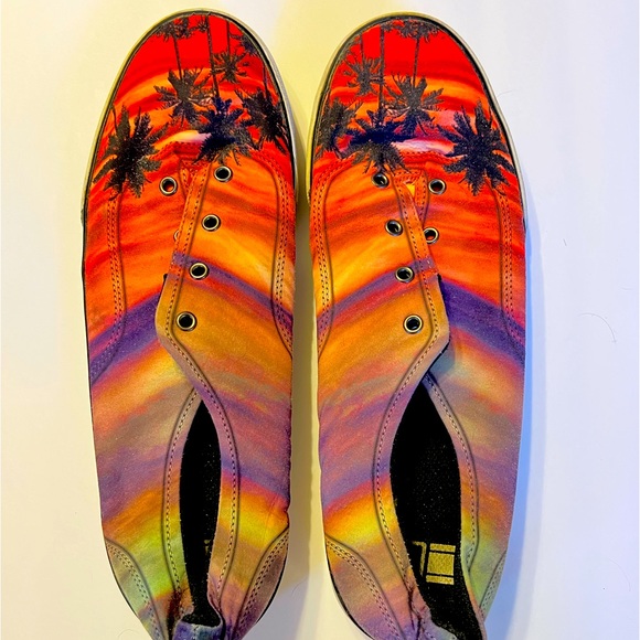 Lugz Other - Men’s Lugz tennis shoes size 12 
tropical sunset palm trees Santa Monica design